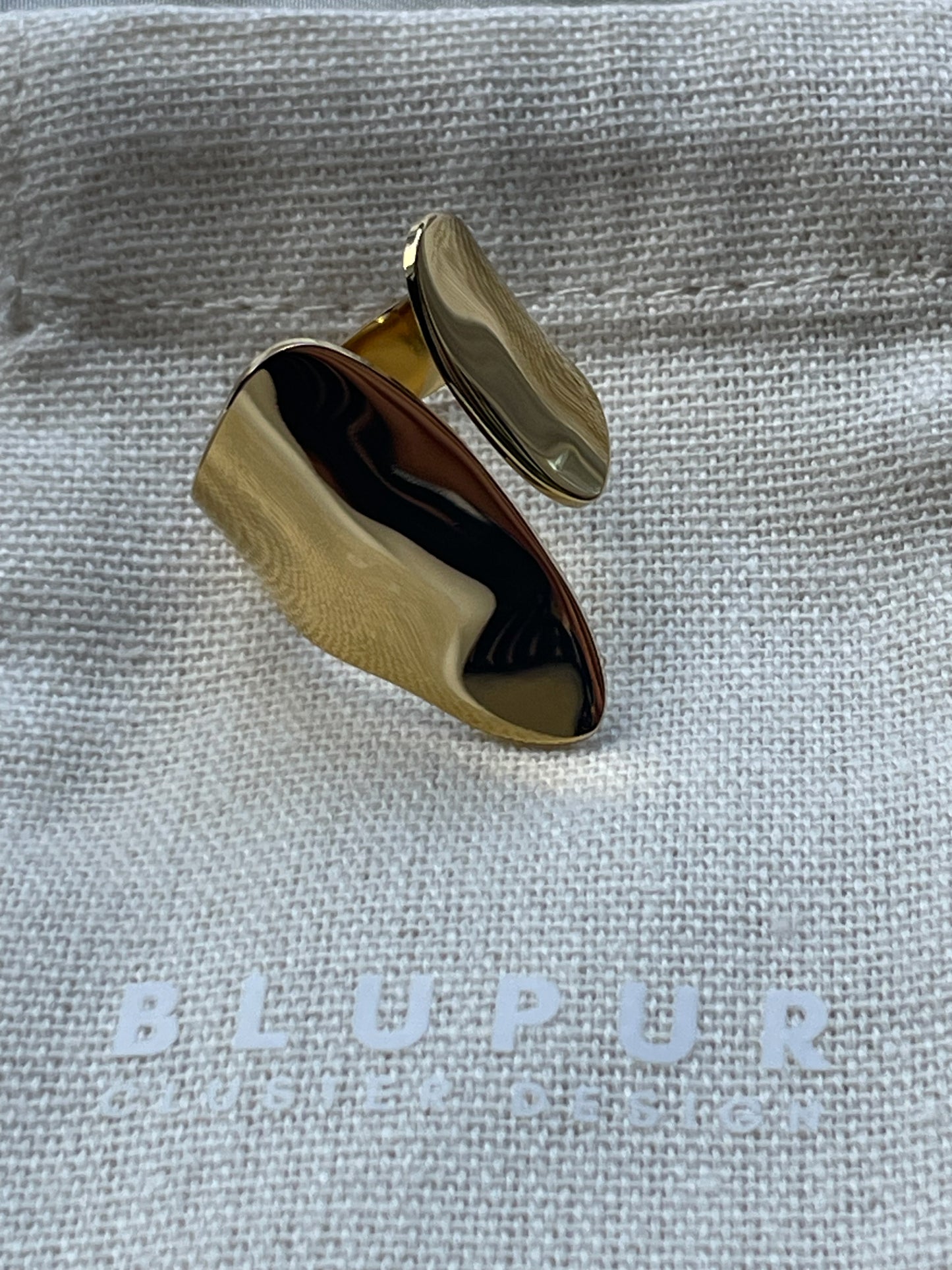 SOLID RING