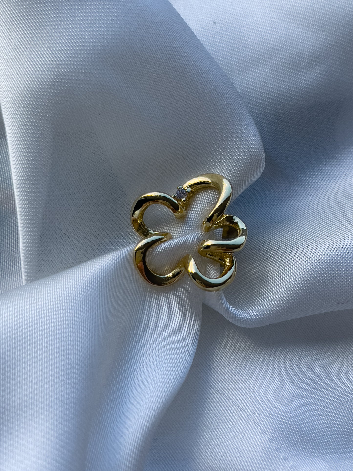 FLOWER EARCUFF