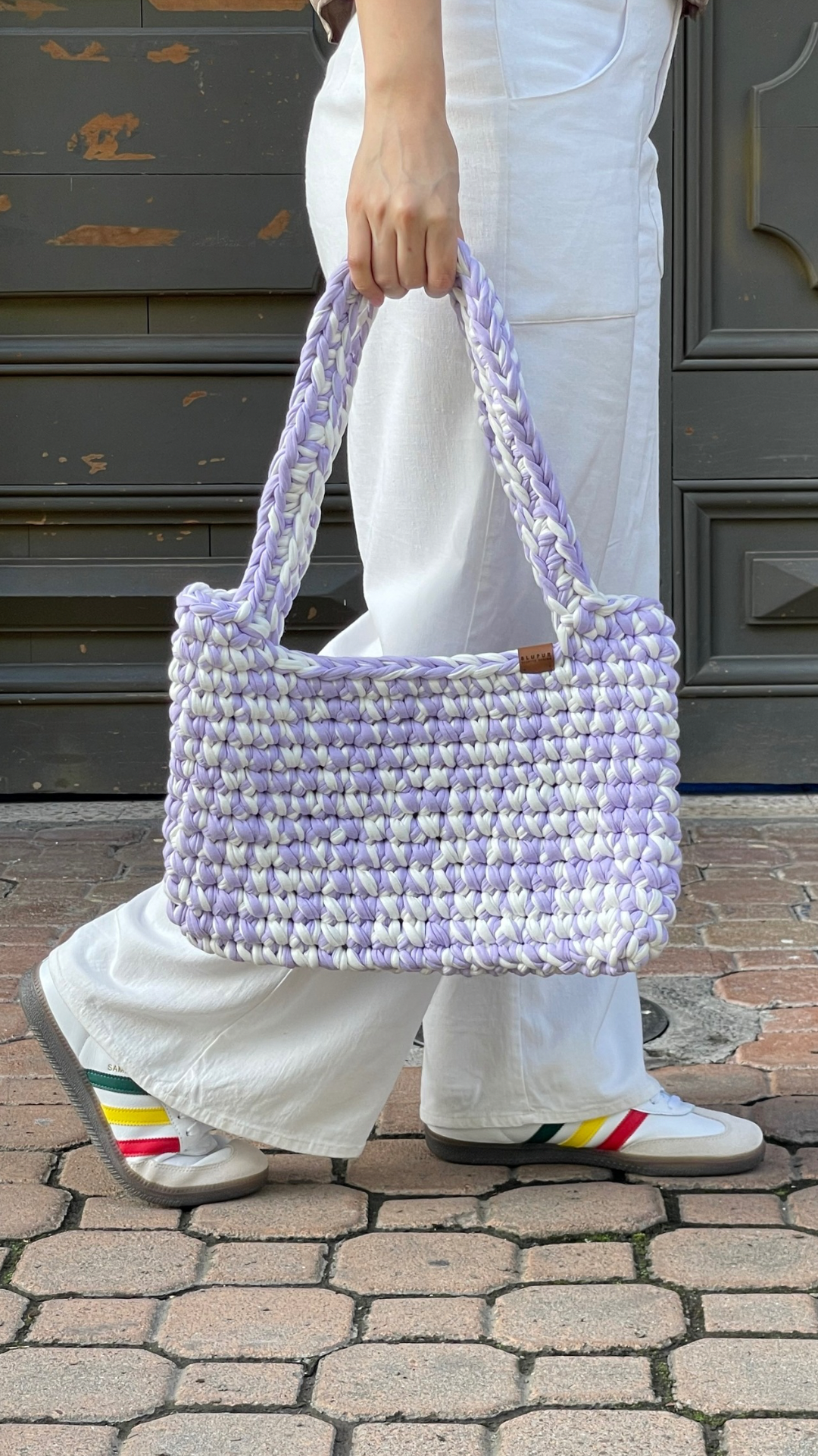 Twist tote